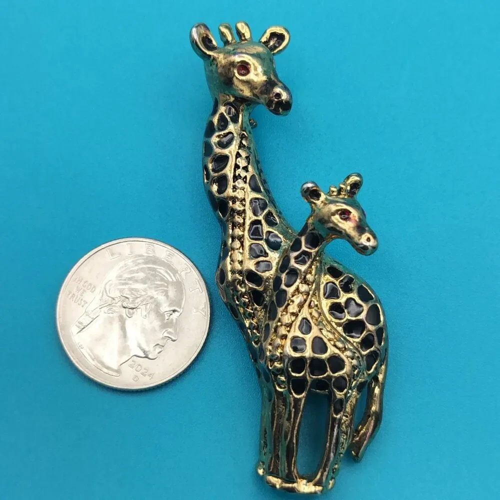 Giraffe Mom & Baby Brooch Pin Enamel Red Eye Gold Tone approx 2.25
